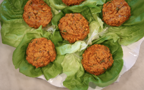Chipotle Lentil Lettuce Wraps